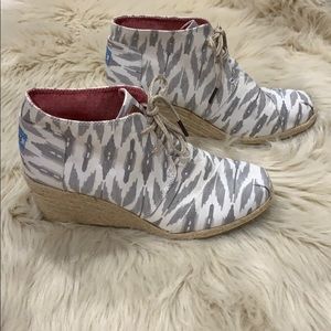 TOMS Ikat Desert Wedge Bootie Size 11